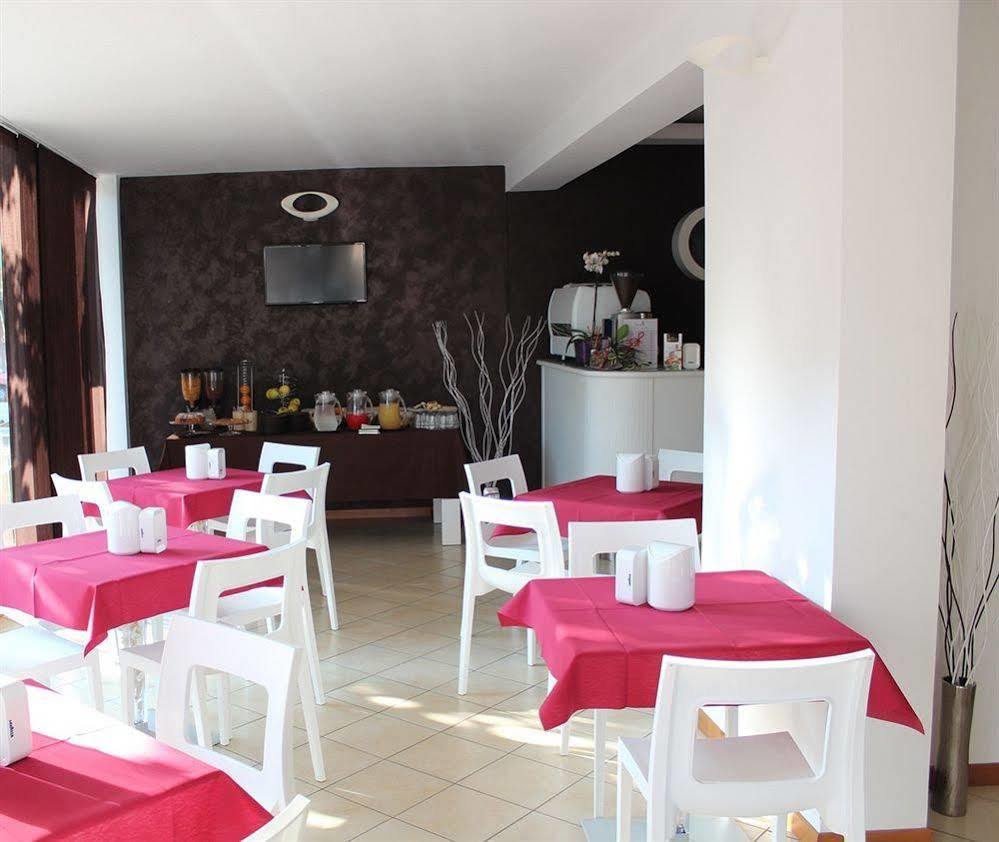 Residence Cigno Rimini Extérieur photo